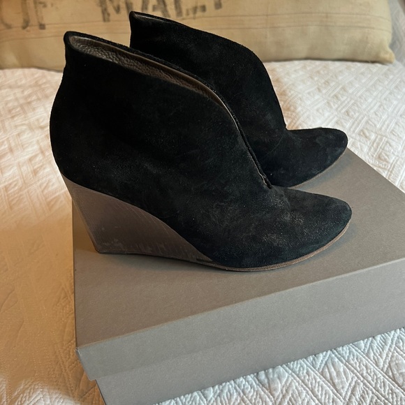 Coclico June Deep V Wedge Boot size 36 - Picture 5 of 6